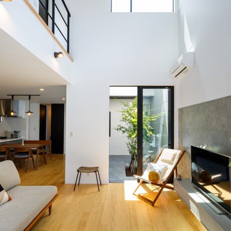 吹き抜けと光の取り入れ ― 光と風を“デザインする”家づくり