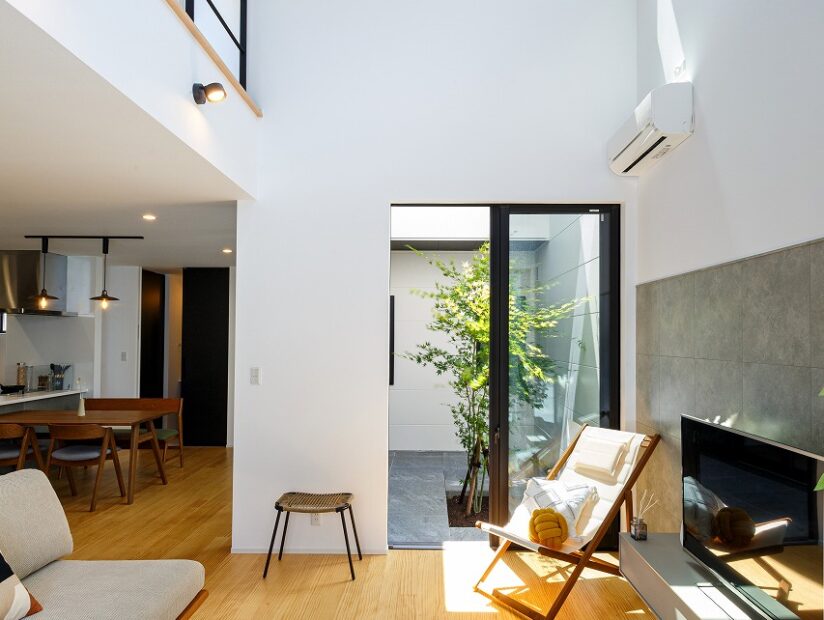 吹き抜けと光の取り入れ ― 光と風を“デザインする”家づくり